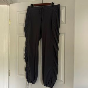 Athleta Size 12 Lightweight joggers